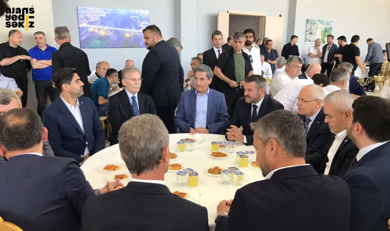 Ak Parti'de Geleneksel Bayramlaşma!