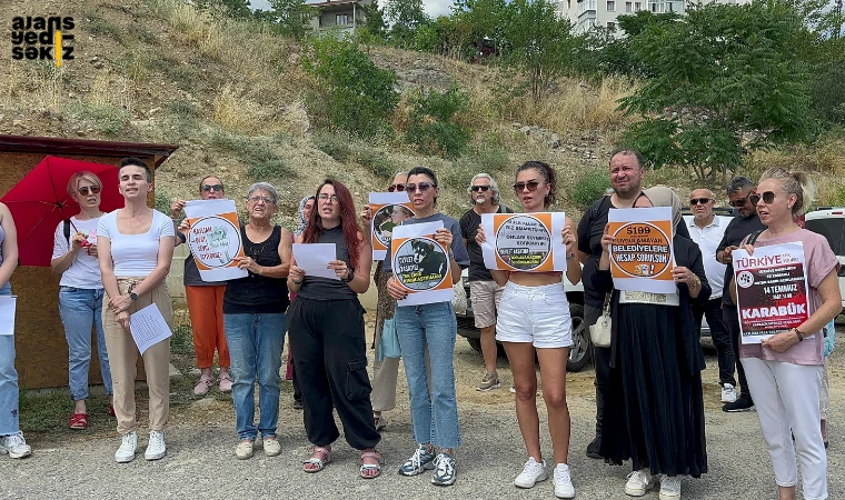 Karabük Hayvanseverler Derneği sokak hayvanları için basıın açıklamasında bulundu.