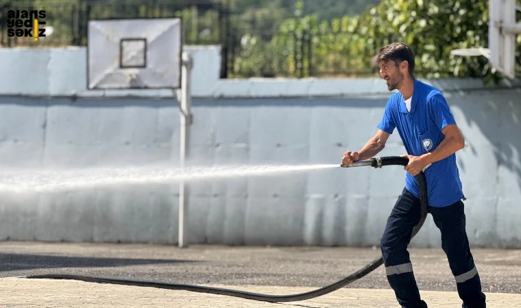 Karabük Belediyesi,okullarda kapsamlı temizlik çalışması başlattı.