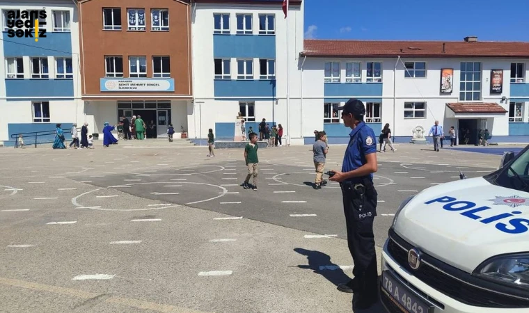 Emniyet ve Jandarma ekipleri denetimlerini sürdürüyor.