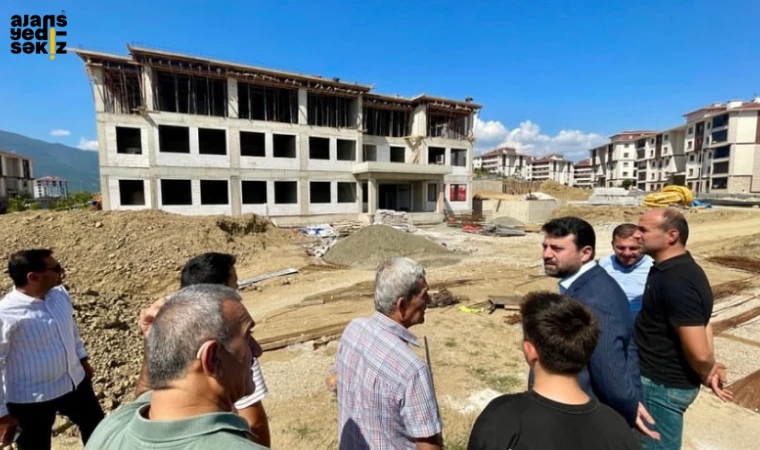 Milletvekili Cem Şahin,yapımı devam eden Belen TOKİ okul inşaatını inceledi.