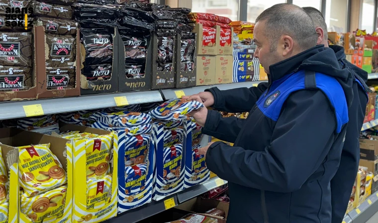 Karabük Belediyesi Zabıta Müdürlüğü ve Karabük Ticaret İl Müdürlüğü ekipleri, şehir genelinde kafe, restoran ve lokantalara yönelik denetimlerini aralıksız sürdürüyor.