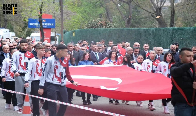 88. yıl “3 Gün 3 Gece 3 Nisan” kutlama programı kentte iz bıraktı.
