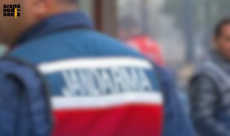 İki ayrı operasyonda sentetik ecza, ecstasy ve bonzai ele geçirildi.