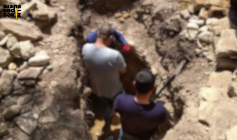 2 milyon liralık cihazla suçüstü yakalandılar.