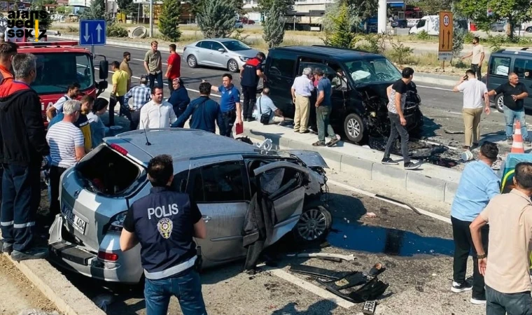 Eskipazar'da İki aracın karıştığı kazada 7 kişi yaralandı.