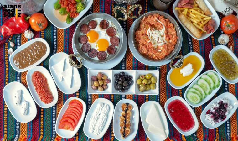 Türk Kahvaltısı Zirvede, 6 Lezzet Listeye Girdi.