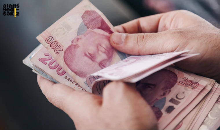 Memur ve emekli maaşlarına temmuz zammı netleşti. En düşük memur maaşı 50 bin lirayı aştı.