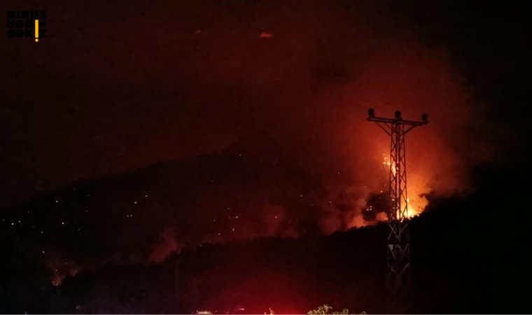 Yangınlara ekipler ve gönüllüler aralıksız müdahale ederken 10 köy tedbiren tahliye edildi.