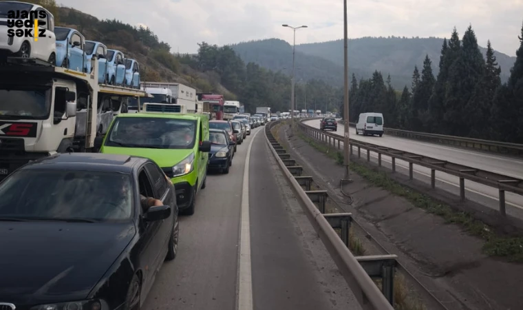 Ankara-Karabük Yolunda Sürücüler 45 Dakikada 1 Kilometre Yol Alamadı, Kent Merkezi Kilitlendi.