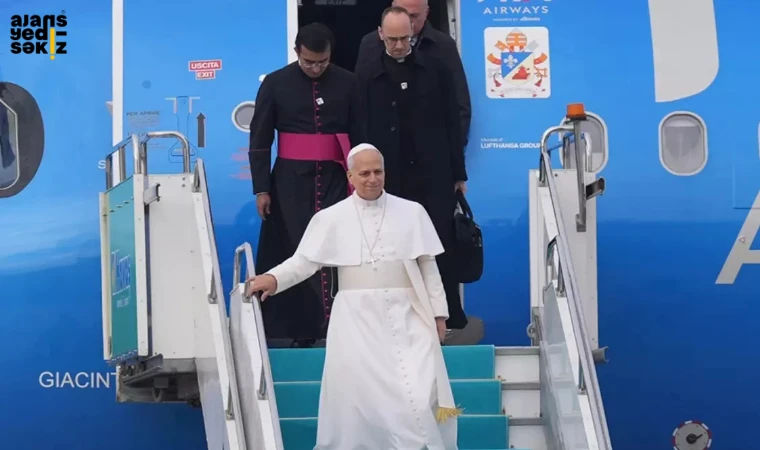 14. Leo'yu Ankara'da Bakan Ersoy karşıladı, ilk durağı Anıtkabir olacak.