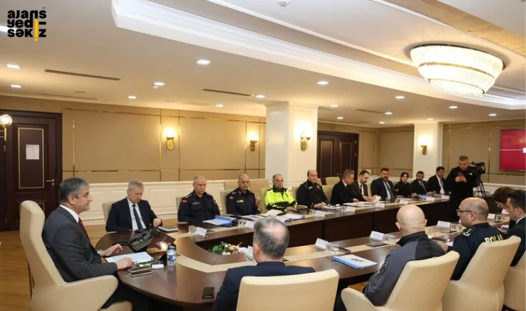 Valilikte yapılan toplantıda ilin güvenlik durumu ve alınacak tedbirler görüşüldü.