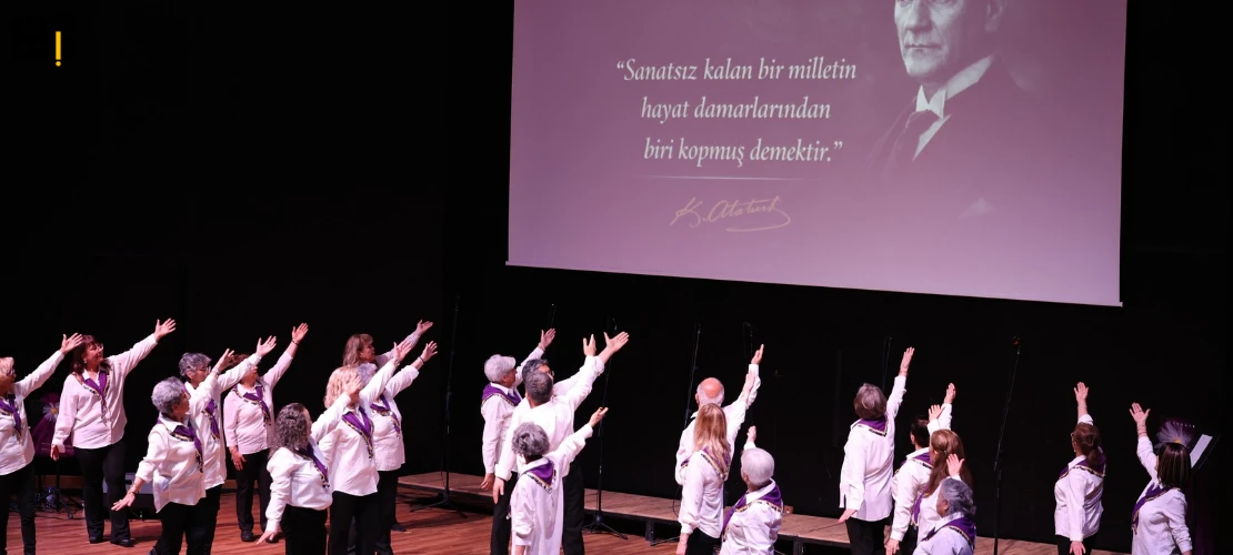 Aktif Yaş Alma Merkezi üyeleri türkü ve halk oyunlarıyla izleyenleri büyüledi