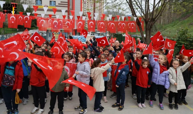 Elim hadiselerin ardından tüm okullarda birlik ve beraberlik töreni düzenlendi.
