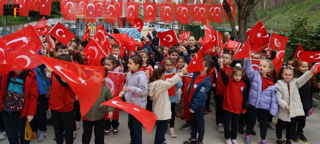 Elim hadiselerin ardından tüm okullarda birlik ve beraberlik töreni düzenlendi.