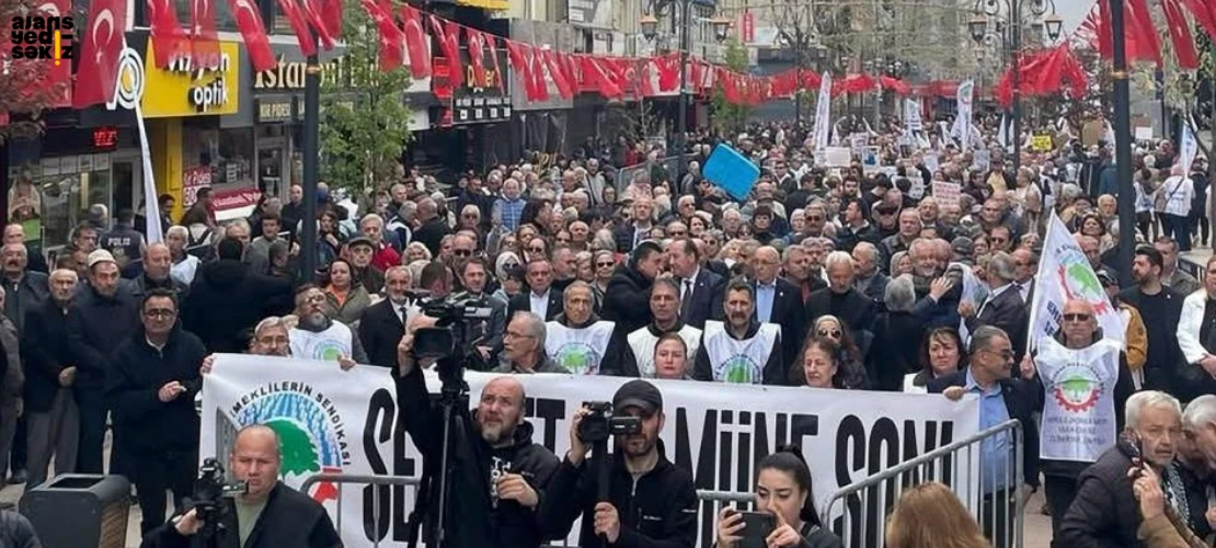 Emekliler, ekonomik talepler için yürüyüş ve miting düzenledi.