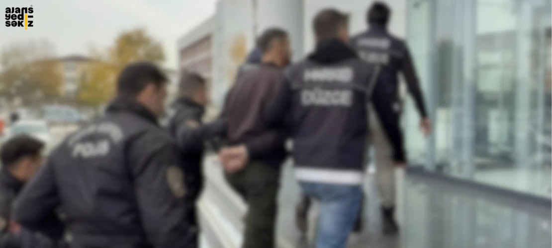 İstanbul'dan Karabük'e uyuşturucu taşıyan 2 şüpheli Düzce'de tutuklandı.