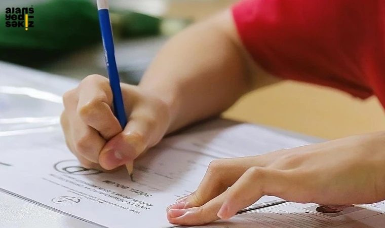 Milli maç nedeniyle sınav 13 Haziran’a çekildi, 12 Haziran tatil edildi.