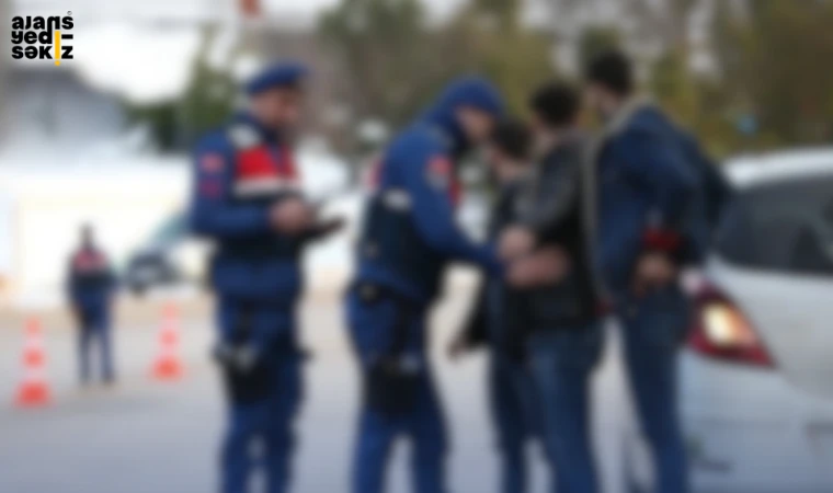 Operasyonlarda uyuşturucu madde ve tefeciliğe ilişkin deliller ele geçirildi.