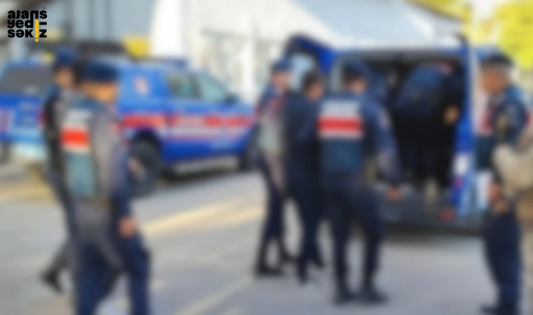 3 ayrı uyuşturucu operasyonunda sentetik hap ve metamfetamin ele geçirildi.