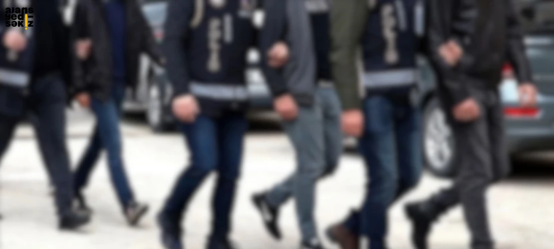 Araçtaki 2 kişiyi darbeden 10 şüpheliden 5'i tutuklanarak cezaevine gönderildi.