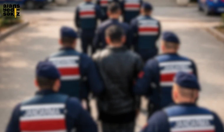jandarma ekiplerince düzenlenen 3 operasyonda uyuşturucu madde ele geçirildi.