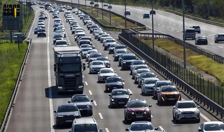 Karabük, Bolu, Düzce ve Kocaeli'nde yoğunluk nedeniyle trafik zaman zaman durma noktasına geldi
