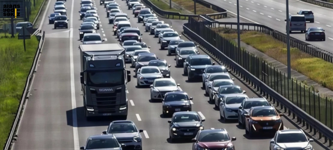 Karabük, Bolu, Düzce ve Kocaeli'nde yoğunluk nedeniyle trafik zaman zaman durma noktasına geldi