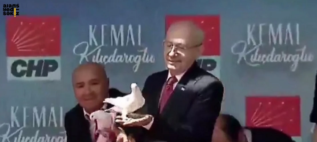 Kılıçdaroğlu "Hesap soracağım hesap" dedi, Özgür Özel binlerle Anıtkabir'e yürüdü.