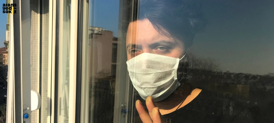 Tahliye edilen 3 Türk vatandaşı İstanbul'daki evlerinde sıkı gözetim altına alındı.
