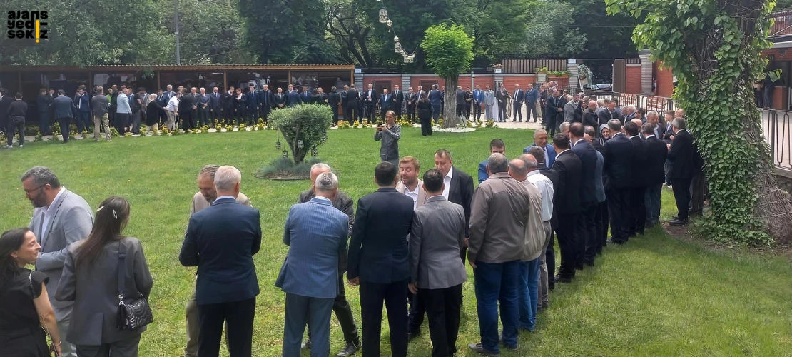 Vali Çağatay'ın ev sahipliğinde protokol ve vatandaşlar Havuzlu Bahçe'de buluştu