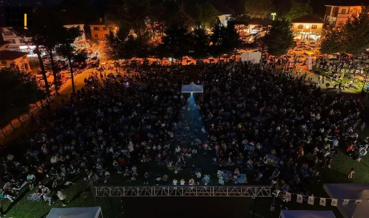 Açık Hava Sinema Geceleri, yoğun katılım ve renkli görüntülerle başladı.