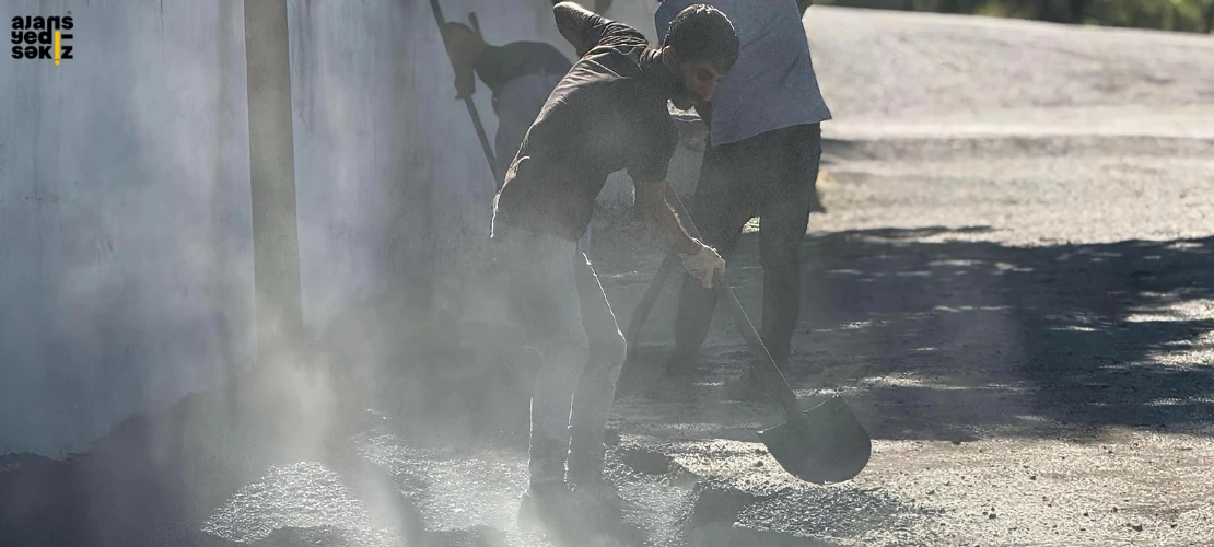 Kentin farklı noktalarında yol yenileme ve bakım çalışmaları devam ediyor.