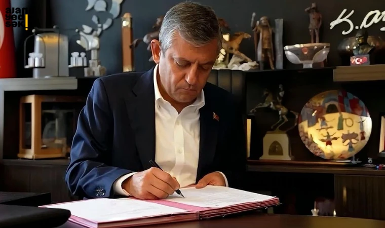 Bugün Bakanlığa dilekçesi verilecek partinin ismi ise "Yeni Parti" oldu.