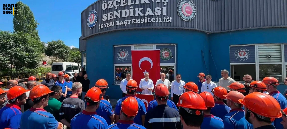 Öz Çelik-İş Karabük Şubesi, 15 Temmuz bildirisini emekçilerle birlikte okudu.