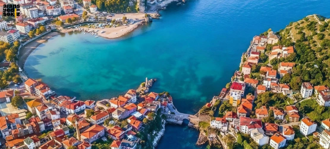 Amasra, 8 ayda 1 milyondan fazla ziyaretçi ağırlayarak turizmde rekor kırdı.