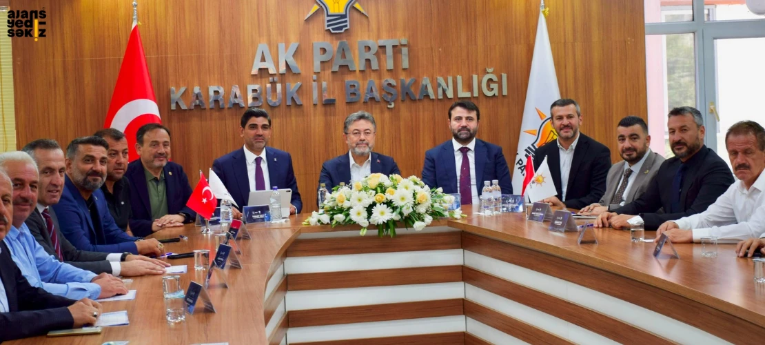 Bakan Yumaklı, Eflani’de üreticilerle bir araya gelerek buğday hasadını gerçekleştirdi.