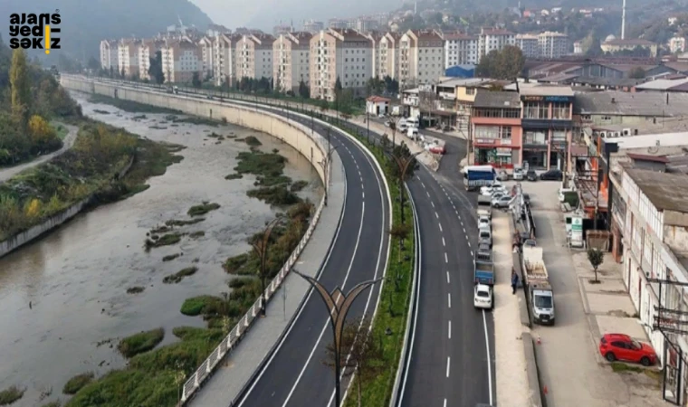 Çetinkaya döneminde 2 yılda 145 bin ton sıcak asfalt serimi gerçekleştirdi.