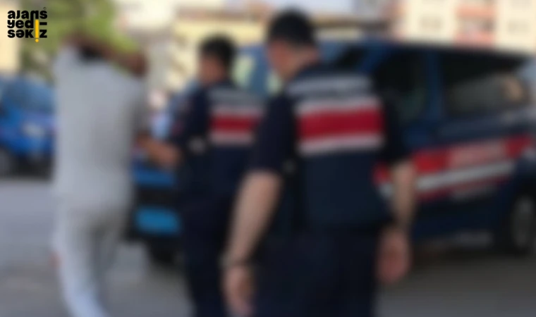 Düzenlenen 3 ayrı uyuşturucu operasyonunda 5 kişi gözaltına alındı.