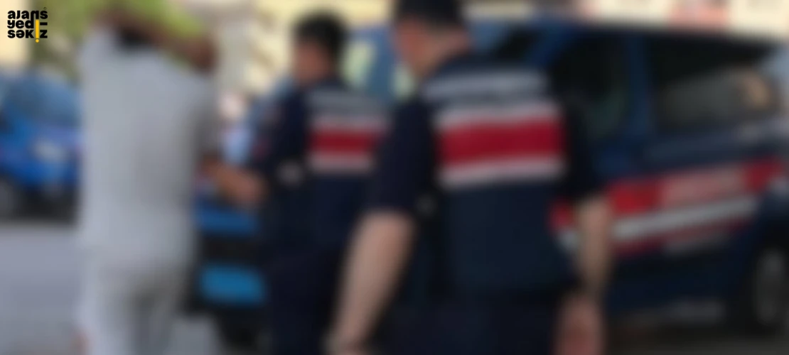Düzenlenen 3 ayrı uyuşturucu operasyonunda 5 kişi gözaltına alındı.