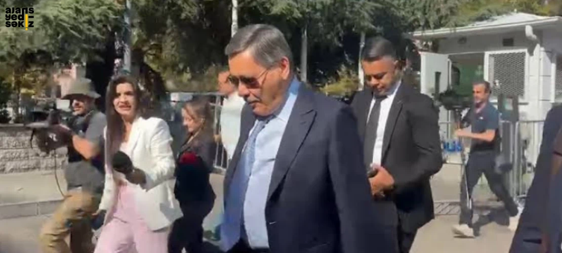İfade için adliyeye gelen Gökçek’in ağzındaki sakız dikkatlerden kaçmadı.