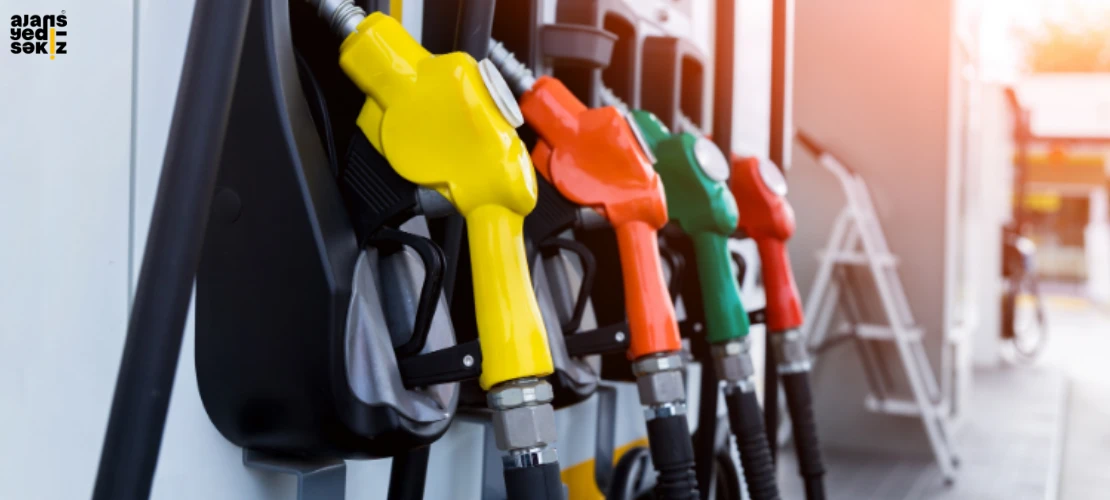 Peş peşe zamlarla motorinin litre fiyatı, tarihi seviyeye yükselerek 100₺'yi aştı.