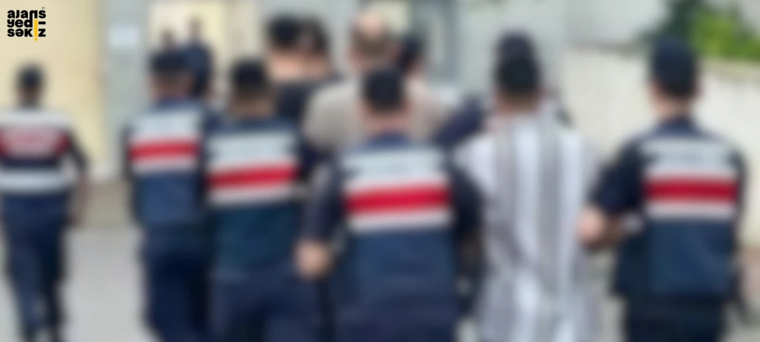 5 ayrı faaliyetinde 100 sentetik hap ve amfetamin emdirilmiş peçete ele geçirildi.