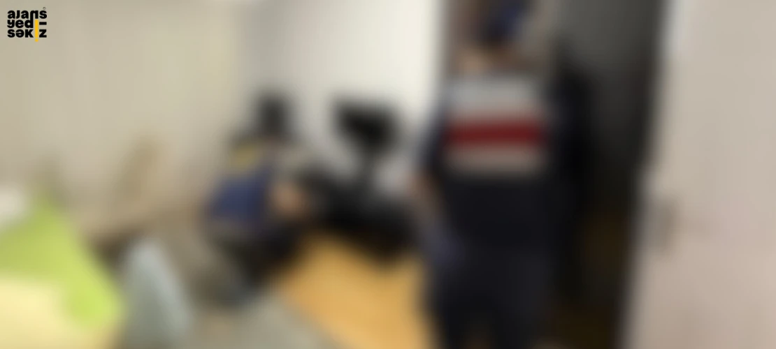 Bir iş yerinde bin 100 paket makaron ve 87 paket gümrük kaçağı sigara ele geçirildi.