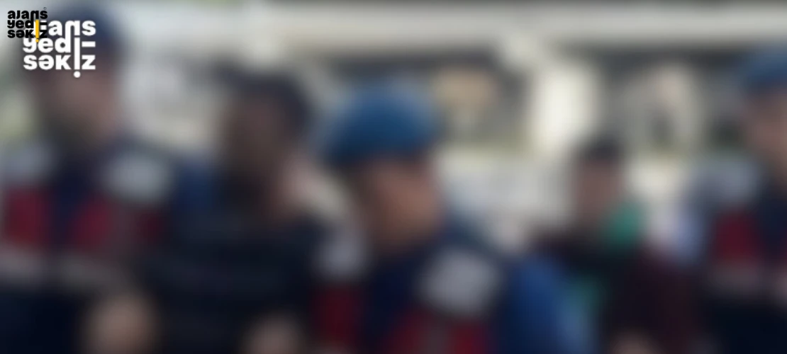 Düzenlenen iki ayrı operasyonda 230 adet sentetik ecza hapı ele geçirildi.