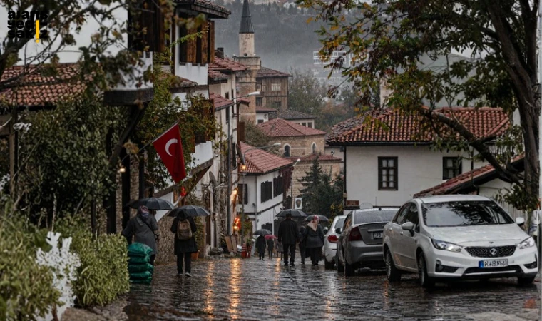 Hafta boyunca aralıklarla yağış görülecek, cuma günü sıcaklık 16° düşecek.