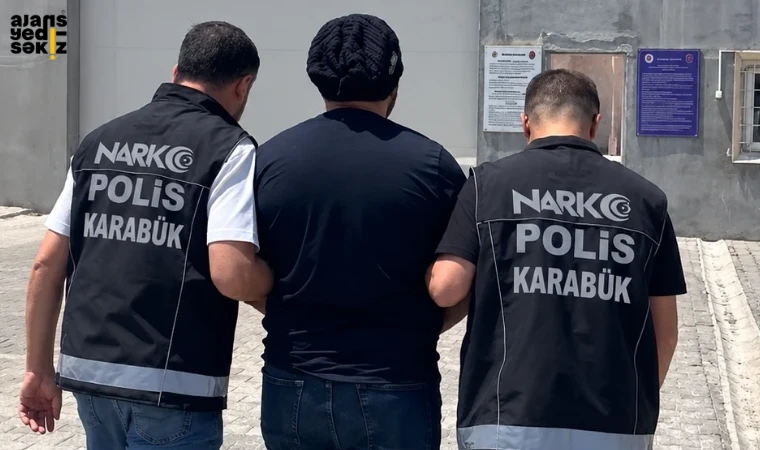 Karabük'te düzenlenen operasyonda, ampul içine saklanmış marihuana ve extacy bulundu.