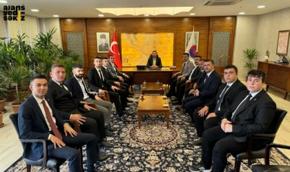 Karabük ve Safranbolu Ülkü Ocakları yönetimi, Özkan ÇETİNKAYA'yı ziyaret etti.