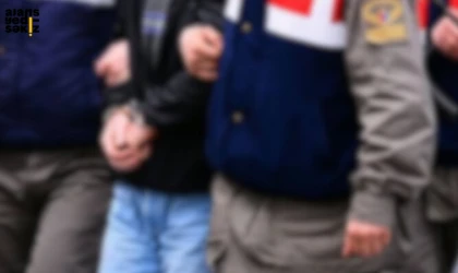 Karabük jandarma ekiplerinin düzenlediği iki operasyonda toplam 2 kişi gözaltına alındı.
