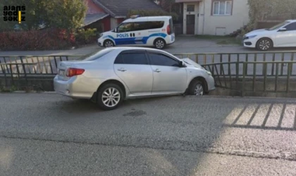 Karabük’te direksiyon hakimiyetini kaybeden sürücü yaralandı.